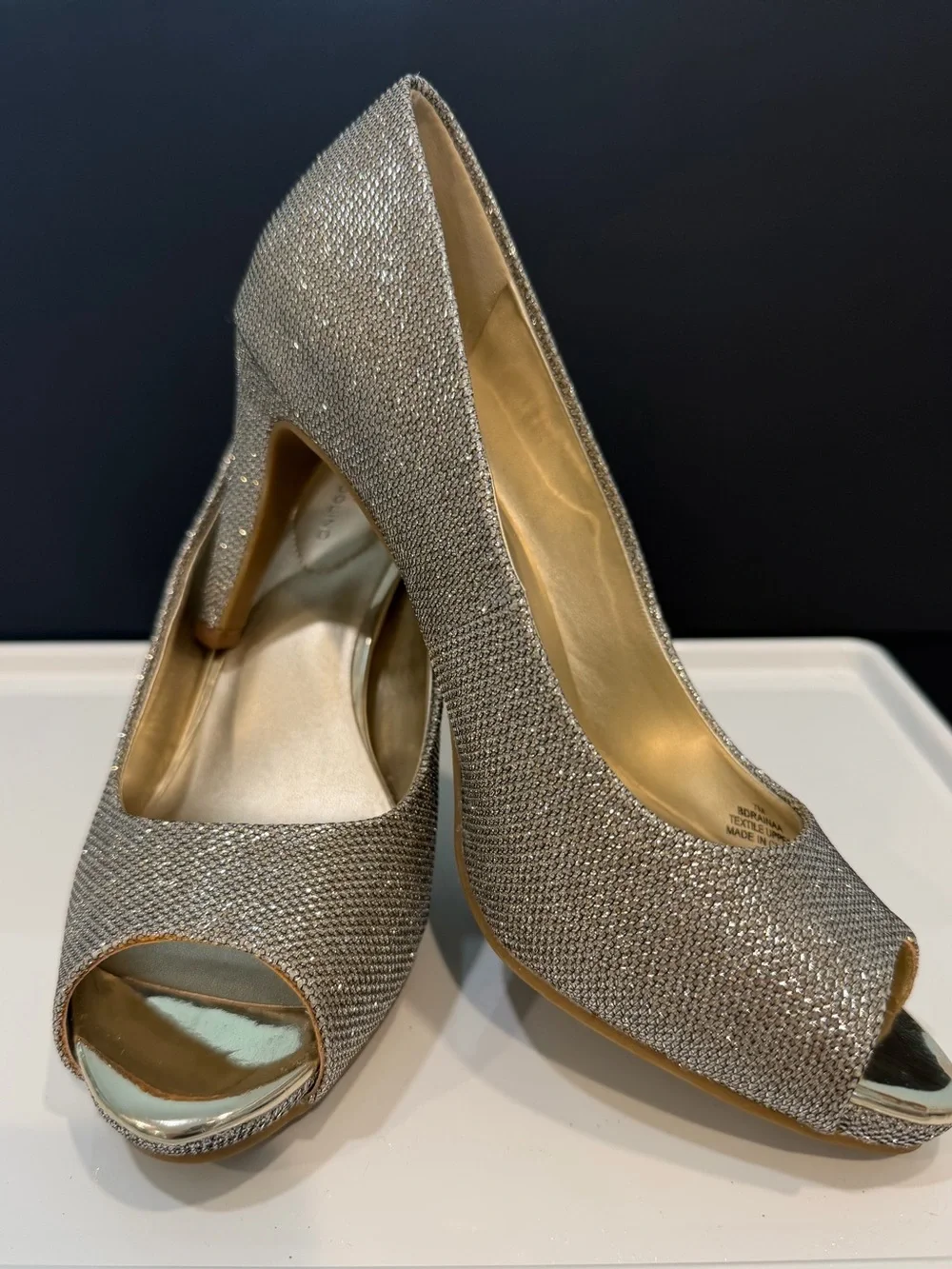 Bandolino Silver Glitter Peep-Toe Heels size 7